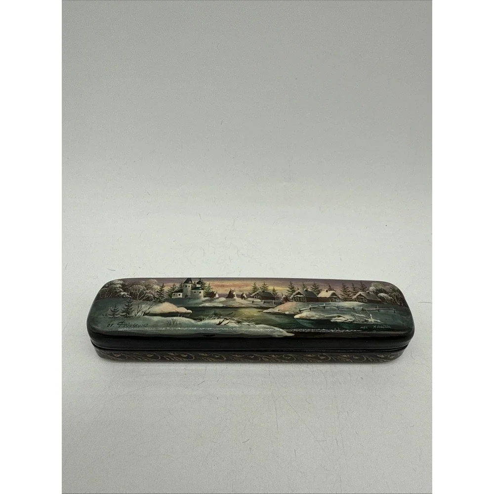 Vintage Russian Lacquer Hand Painted Peaochuho Trinket/Pencil Box